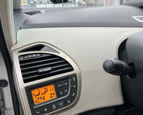 Сірий Сітроен С4 Пікассо, об'ємом двигуна 1.7 л та пробігом 356 тис. км за 6500 $, фото 14 на Automoto.ua