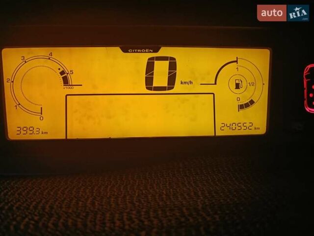 Серый Ситроен С4 Пикассо, объемом двигателя 0 л и пробегом 240 тыс. км за 6000 $, фото 3 на Automoto.ua