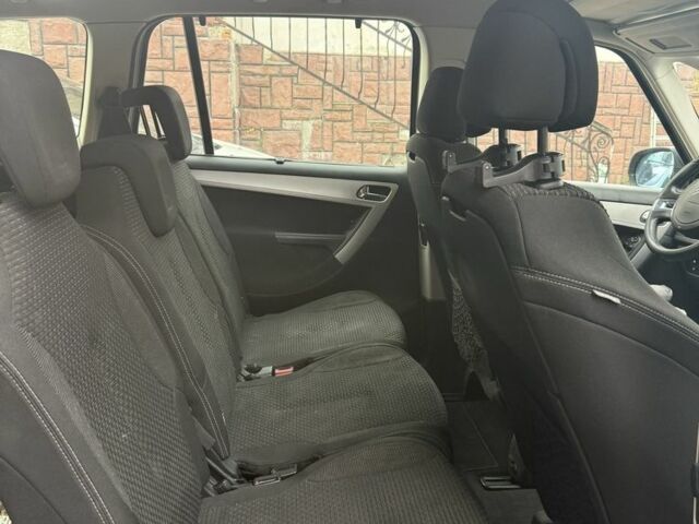 Ситроен С4 Пикассо 2007 в Львове на Automoto.ua Серый Ситроен С4 Пикассо, объемом двигателя 1.6 л и пробегом 260 тыс. км за 6000 $, фото 3 на Automoto.ua