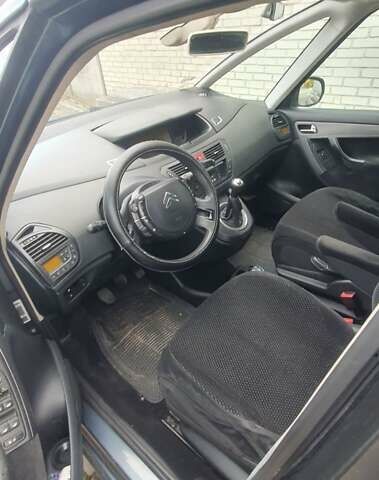 Ситроен С4 Пикассо 2007 в Владимир-Волынский на Automoto.ua Серый Ситроен С4 Пикассо, объемом двигателя 1.56 л и пробегом 324 тыс. км за 4600 $, фото 1 на Automoto.ua