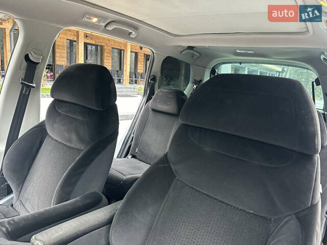 Сірий Сітроен С4 Пікассо, об'ємом двигуна 2 л та пробігом 220 тис. км за 4990 $, фото 34 на Automoto.ua