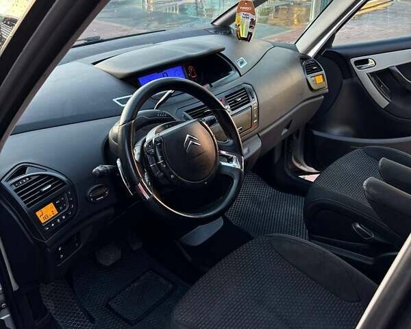 Серый Ситроен С4 Пикассо, объемом двигателя 1.56 л и пробегом 268 тыс. км за 5400 $, фото 9 на Automoto.ua