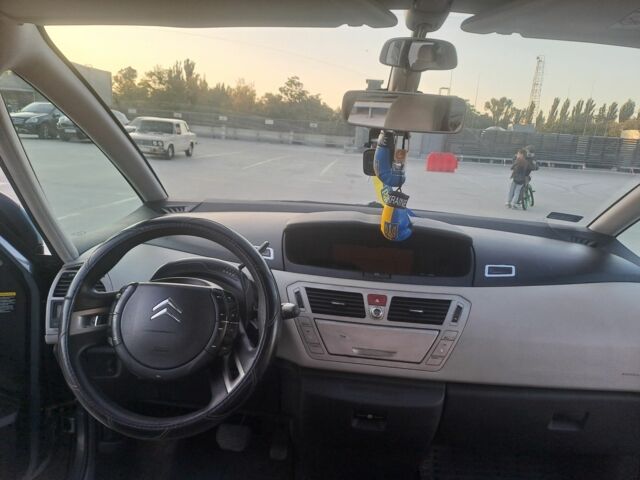 Серый Ситроен С4 Пикассо, объемом двигателя 1.6 л и пробегом 334 тыс. км за 5000 $, фото 19 на Automoto.ua