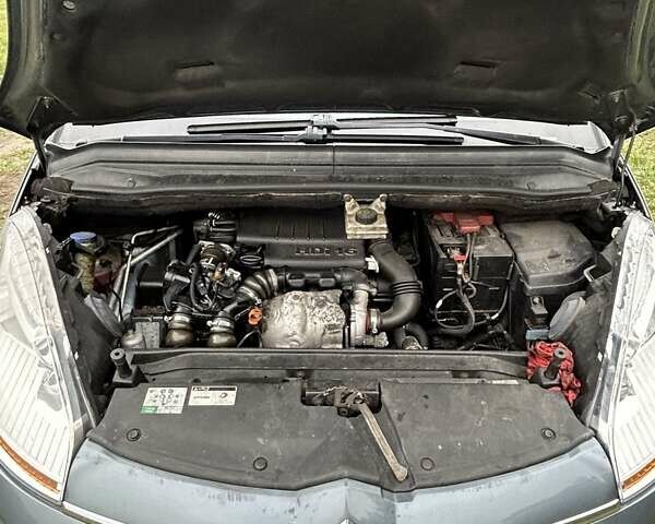 Серый Ситроен С4 Пикассо, объемом двигателя 1.56 л и пробегом 194 тыс. км за 4500 $, фото 9 на Automoto.ua