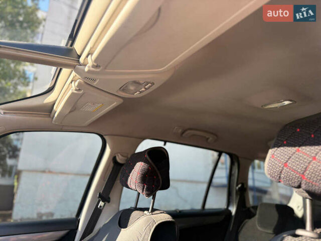Сірий Сітроен С4 Пікассо, об'ємом двигуна 1.56 л та пробігом 242 тис. км за 5500 $, фото 12 на Automoto.ua
