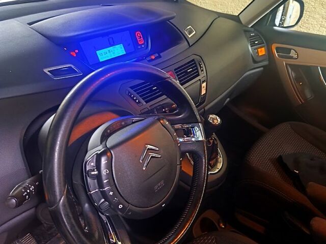 Серый Ситроен С4 Пикассо, объемом двигателя 1.6 л и пробегом 193 тыс. км за 4700 $, фото 3 на Automoto.ua