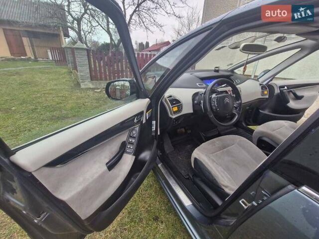 Серый Ситроен С4 Пикассо, объемом двигателя 2 л и пробегом 281 тыс. км за 5100 $, фото 10 на Automoto.ua