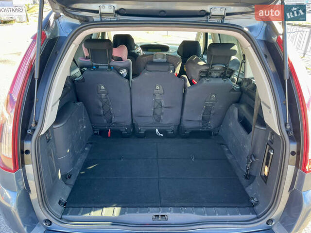 Серый Ситроен С4 Пикассо, объемом двигателя 1.56 л и пробегом 309 тыс. км за 5900 $, фото 18 на Automoto.ua