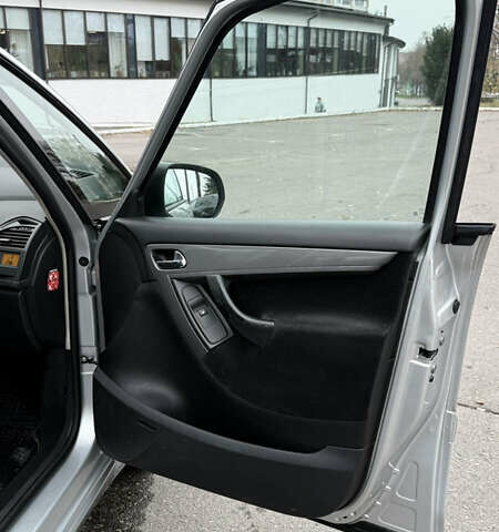 Серый Ситроен С4 Пикассо, объемом двигателя 1.56 л и пробегом 187 тыс. км за 4900 $, фото 9 на Automoto.ua