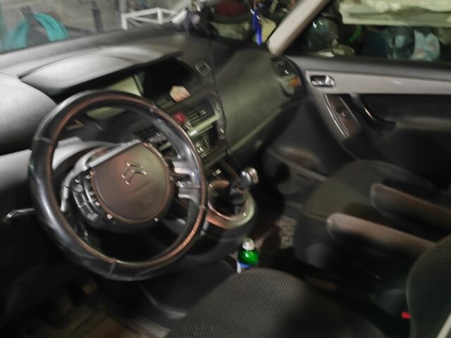 Серый Ситроен С4 Пикассо, объемом двигателя 1.6 л и пробегом 292 тыс. км за 5500 $, фото 5 на Automoto.ua