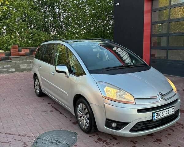 Серый Ситроен С4 Пикассо, объемом двигателя 1.56 л и пробегом 268 тыс. км за 5400 $, фото 2 на Automoto.ua