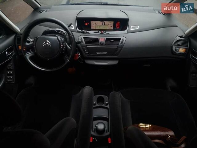 Серый Ситроен С4 Пикассо, объемом двигателя 1.56 л и пробегом 267 тыс. км за 5900 $, фото 10 на Automoto.ua