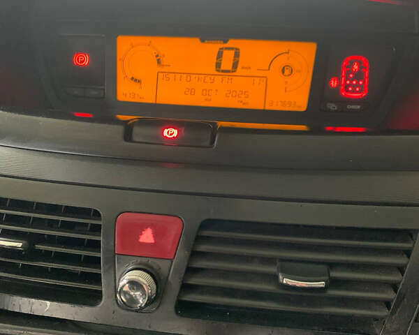 Сірий Сітроен С4 Пікассо, об'ємом двигуна 1.6 л та пробігом 300 тис. км за 5700 $, фото 21 на Automoto.ua