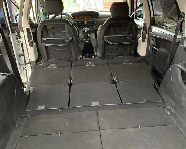 Сірий Сітроен С4 Пікассо, об'ємом двигуна 1.6 л та пробігом 300 тис. км за 5700 $, фото 23 на Automoto.ua