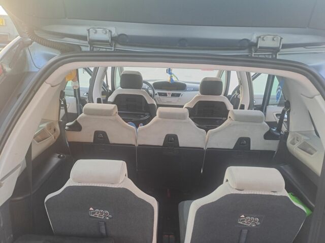 Серый Ситроен С4 Пикассо, объемом двигателя 1.6 л и пробегом 334 тыс. км за 5000 $, фото 16 на Automoto.ua