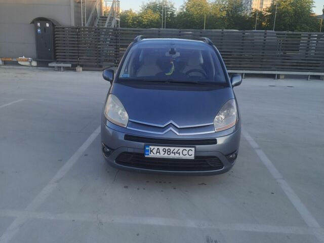 Серый Ситроен С4 Пикассо, объемом двигателя 1.6 л и пробегом 334 тыс. км за 5000 $, фото 3 на Automoto.ua