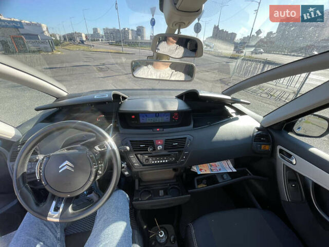 Серый Ситроен С4 Пикассо, объемом двигателя 1.56 л и пробегом 309 тыс. км за 5900 $, фото 6 на Automoto.ua