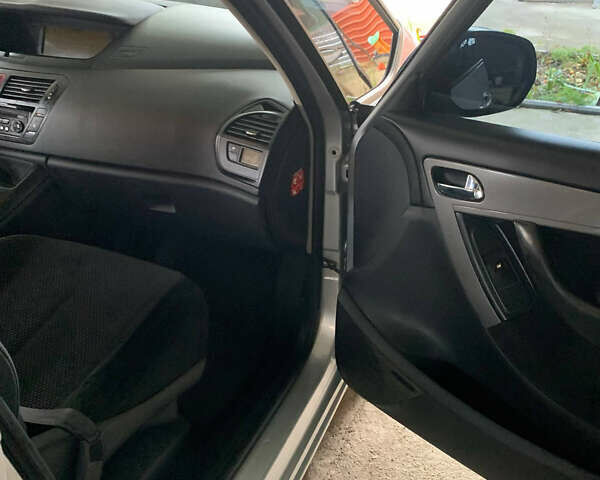 Сірий Сітроен С4 Пікассо, об'ємом двигуна 1.6 л та пробігом 300 тис. км за 5700 $, фото 18 на Automoto.ua