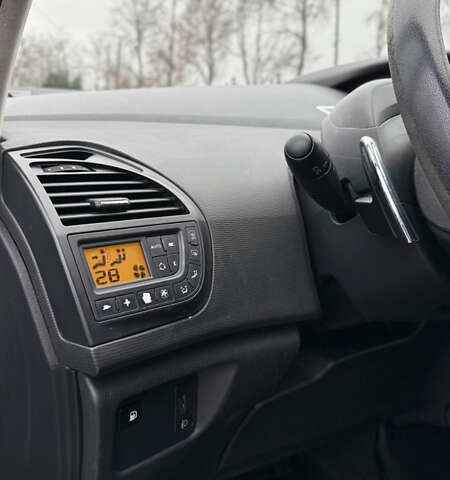 Серый Ситроен С4 Пикассо, объемом двигателя 1.56 л и пробегом 187 тыс. км за 4900 $, фото 24 на Automoto.ua