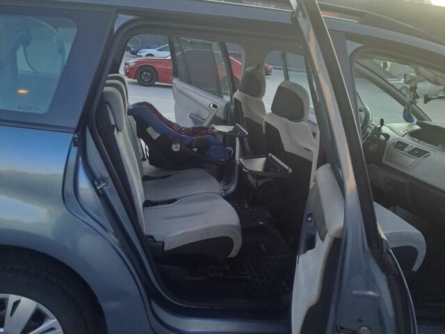 Серый Ситроен С4 Пикассо, объемом двигателя 1.6 л и пробегом 334 тыс. км за 5000 $, фото 14 на Automoto.ua