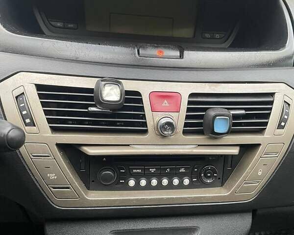 Серый Ситроен С4 Пикассо, объемом двигателя 1.56 л и пробегом 297 тыс. км за 4300 $, фото 5 на Automoto.ua