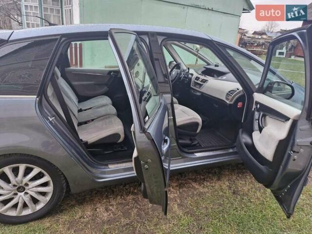 Серый Ситроен С4 Пикассо, объемом двигателя 2 л и пробегом 281 тыс. км за 5100 $, фото 17 на Automoto.ua