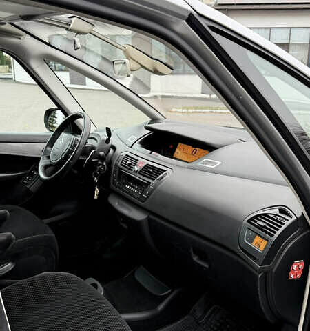 Серый Ситроен С4 Пикассо, объемом двигателя 1.56 л и пробегом 187 тыс. км за 4900 $, фото 10 на Automoto.ua