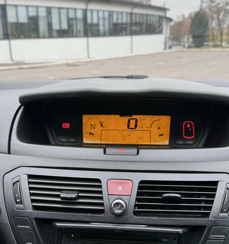 Серый Ситроен С4 Пикассо, объемом двигателя 1.56 л и пробегом 187 тыс. км за 4900 $, фото 26 на Automoto.ua