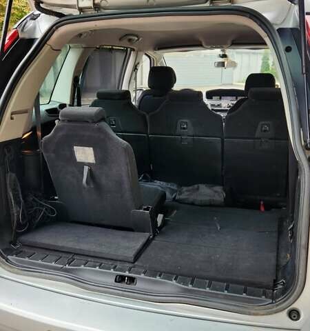 Сірий Сітроен С4 Пікассо, об'ємом двигуна 1.56 л та пробігом 270 тис. км за 5400 $, фото 9 на Automoto.ua