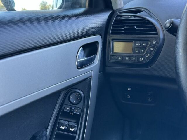 Серый Ситроен С4 Пикассо, объемом двигателя 1.6 л и пробегом 340 тыс. км за 2650 $, фото 10 на Automoto.ua