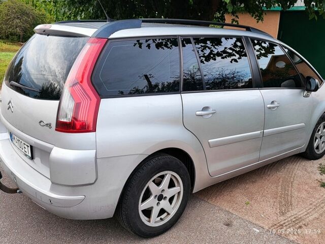 Серый Ситроен С4 Пикассо, объемом двигателя 1.6 л и пробегом 292 тыс. км за 5500 $, фото 3 на Automoto.ua