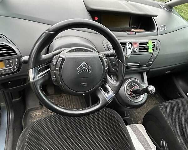 Серый Ситроен С4 Пикассо, объемом двигателя 1.56 л и пробегом 194 тыс. км за 4500 $, фото 8 на Automoto.ua