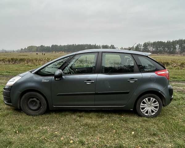 Серый Ситроен С4 Пикассо, объемом двигателя 1.56 л и пробегом 194 тыс. км за 4500 $, фото 1 на Automoto.ua