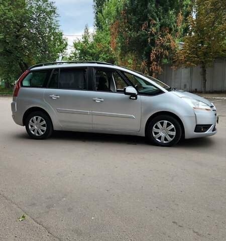 Сірий Сітроен С4 Пікассо, об'ємом двигуна 1.56 л та пробігом 270 тис. км за 5400 $, фото 4 на Automoto.ua