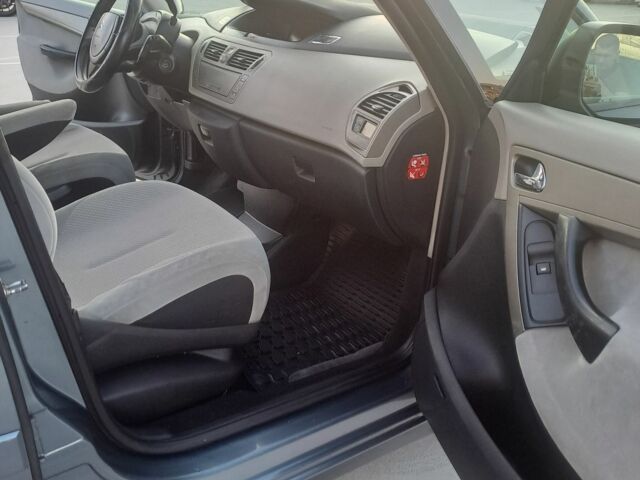 Серый Ситроен С4 Пикассо, объемом двигателя 1.6 л и пробегом 334 тыс. км за 5000 $, фото 15 на Automoto.ua