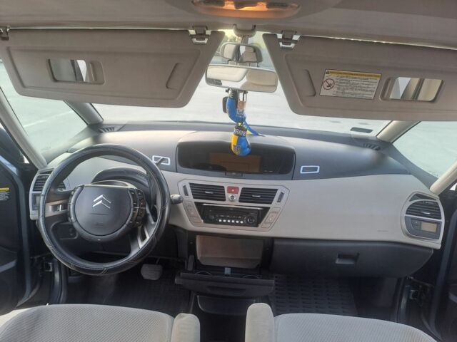 Серый Ситроен С4 Пикассо, объемом двигателя 1.6 л и пробегом 334 тыс. км за 5000 $, фото 23 на Automoto.ua