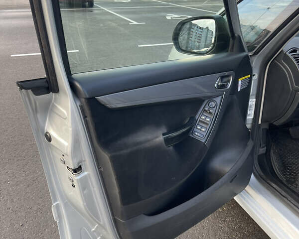 Серый Ситроен С4 Пикассо, объемом двигателя 1.56 л и пробегом 218 тыс. км за 4999 $, фото 11 на Automoto.ua