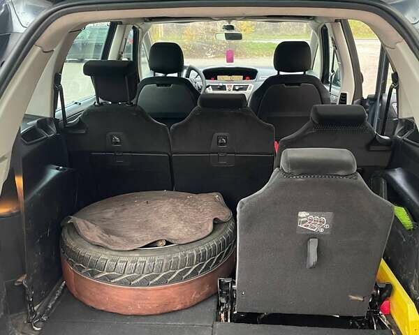 Серый Ситроен С4 Пикассо, объемом двигателя 1.56 л и пробегом 297 тыс. км за 4300 $, фото 9 на Automoto.ua