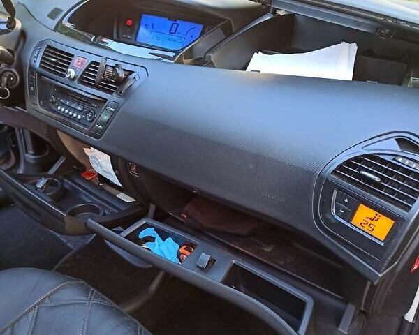 Сірий Сітроен С4 Пікассо, об'ємом двигуна 1.6 л та пробігом 294 тис. км за 5700 $, фото 8 на Automoto.ua
