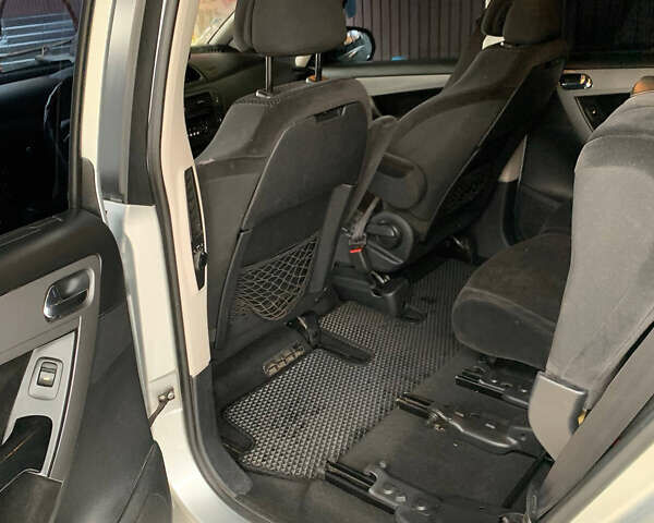 Сірий Сітроен С4 Пікассо, об'ємом двигуна 1.6 л та пробігом 300 тис. км за 5700 $, фото 11 на Automoto.ua