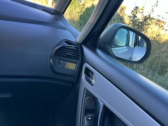 Серый Ситроен С4 Пикассо, объемом двигателя 1.6 л и пробегом 340 тыс. км за 2650 $, фото 11 на Automoto.ua