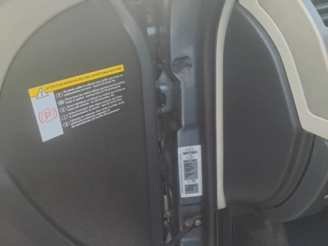 Серый Ситроен С4 Пикассо, объемом двигателя 1.6 л и пробегом 334 тыс. км за 5000 $, фото 18 на Automoto.ua