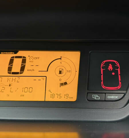 Серый Ситроен С4 Пикассо, объемом двигателя 1.56 л и пробегом 187 тыс. км за 4900 $, фото 27 на Automoto.ua