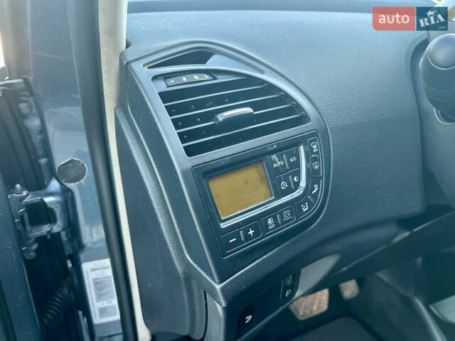 Серый Ситроен С4 Пикассо, объемом двигателя 1.6 л и пробегом 125 тыс. км за 5400 $, фото 25 на Automoto.ua