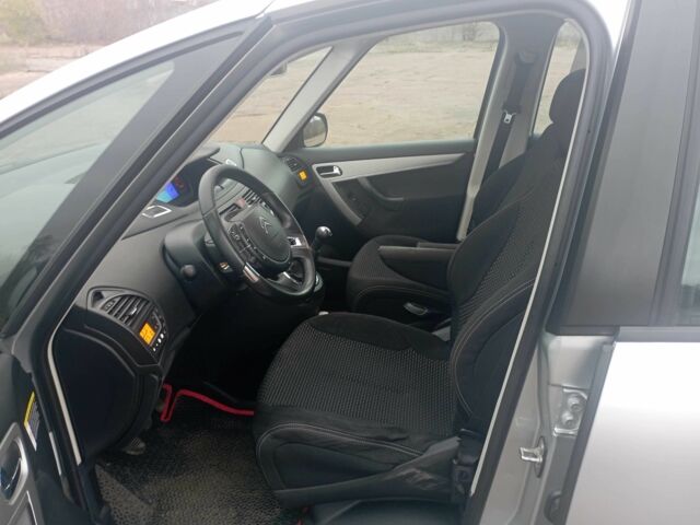 Серый Ситроен С4 Пикассо, объемом двигателя 1.6 л и пробегом 192 тыс. км за 4700 $, фото 9 на Automoto.ua