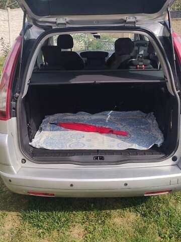 Сірий Сітроен С4 Пікассо, об'ємом двигуна 1.56 л та пробігом 221 тис. км за 4500 $, фото 12 на Automoto.ua