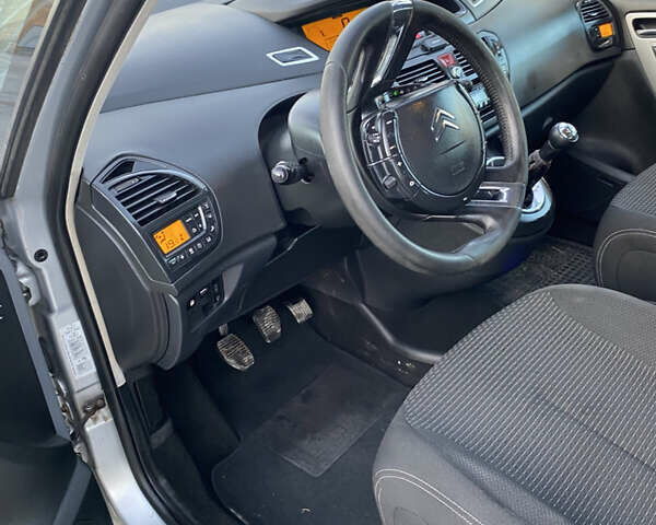 Сірий Сітроен С4 Пікассо, об'ємом двигуна 1.56 л та пробігом 353 тис. км за 4750 $, фото 10 на Automoto.ua