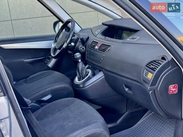 Серый Ситроен С4 Пикассо, объемом двигателя 1.8 л и пробегом 187 тыс. км за 3999 $, фото 2 на Automoto.ua