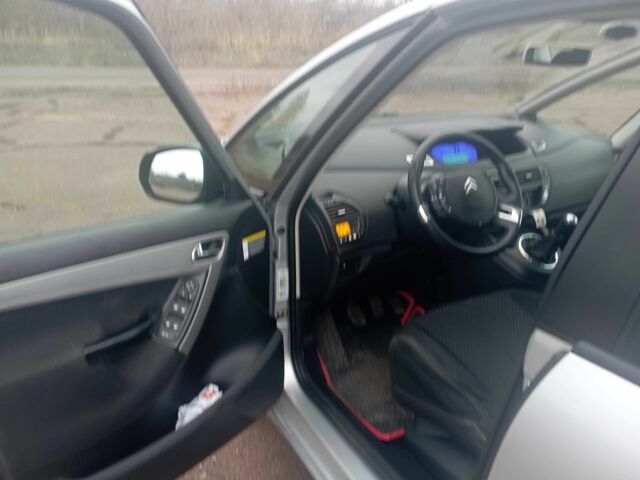 Серый Ситроен С4 Пикассо, объемом двигателя 1.6 л и пробегом 192 тыс. км за 4700 $, фото 10 на Automoto.ua