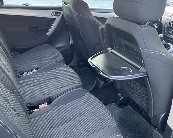 Сірий Сітроен С4 Пікассо, об'ємом двигуна 1.56 л та пробігом 353 тис. км за 4750 $, фото 8 на Automoto.ua